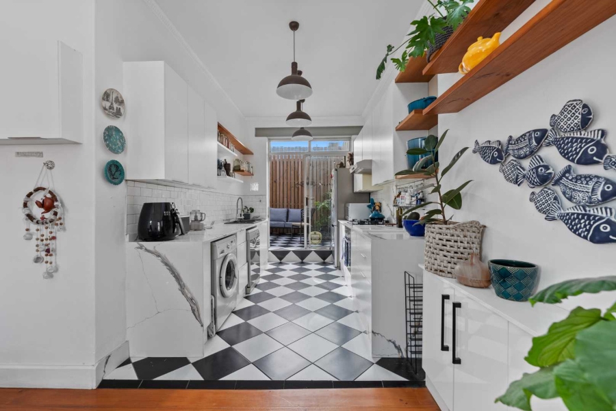 To Let 2 Bedroom Property for Rent in Green Point Western Cape